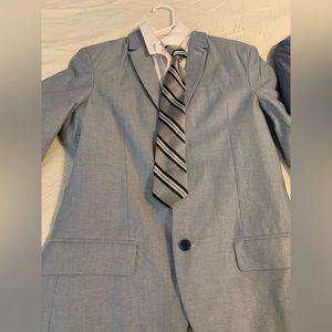Boys H&M blazer with white short sleeved button up and matching tie size 14